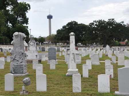 What are some facts about the VA cemetery in Houston, TX?